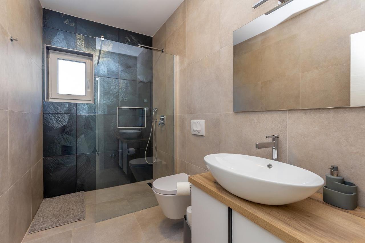 Holiday House Villa Andro Pinezici  Bagian luar foto