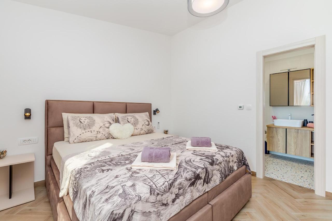 Holiday House Villa Andro Pinezici  Bagian luar foto