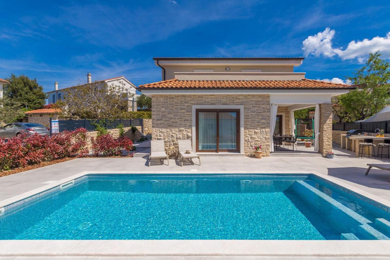 Holiday House Villa Andro Pinezici  Bagian luar foto