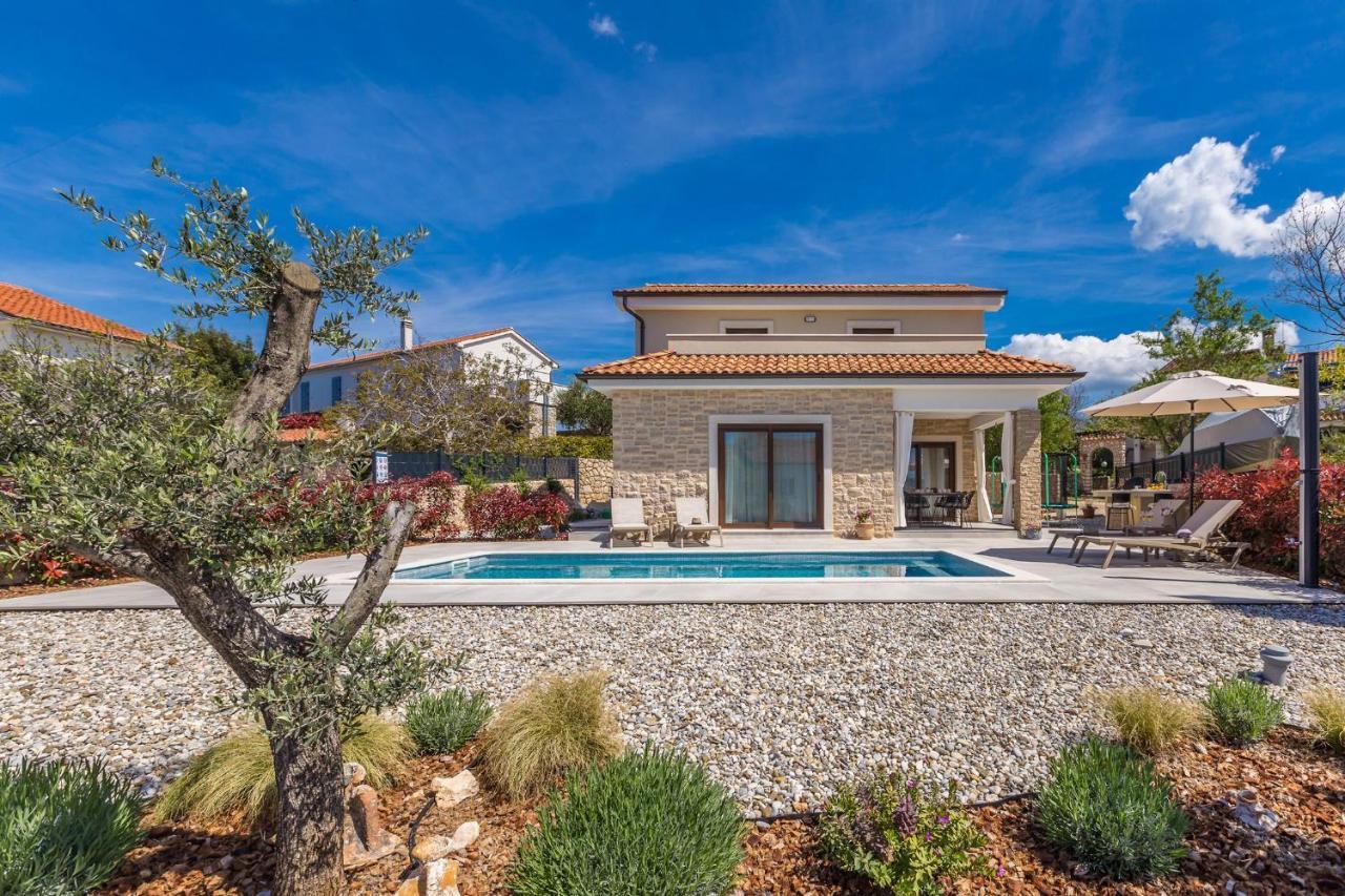 Holiday House Villa Andro Pinezici  Bagian luar foto
