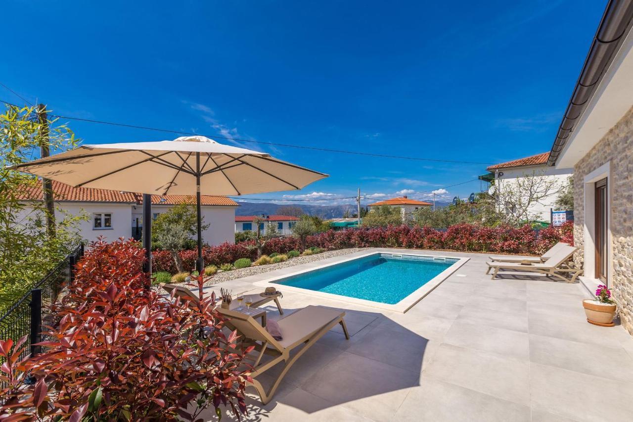 Holiday House Villa Andro Pinezici  Bagian luar foto